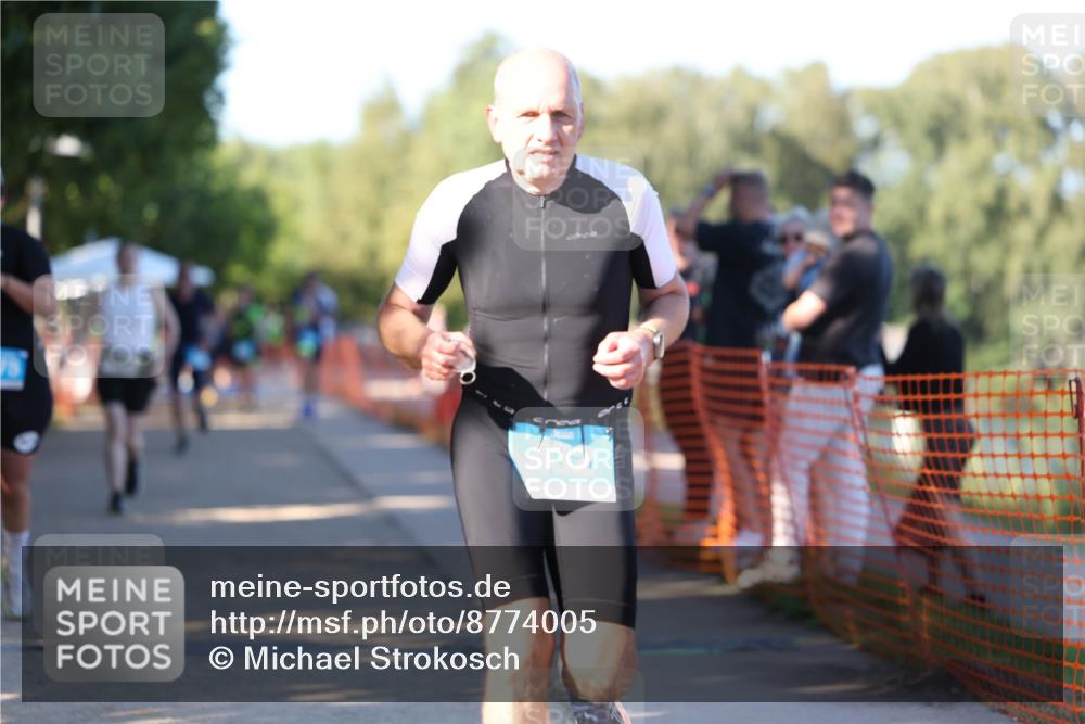 07.09.2025 - 19. Norderstedt Triathlon Michael Strokosch http://msf.ph/oto/8774005 07.09.2025 16:38:52 Laufen 432, 909, 929, 957, 1475, 1562, 1585 meine-sportfotos.de