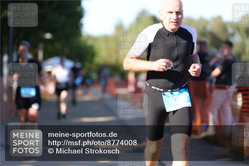 07.09.2025 - 19. Norderstedt Triathlon Michael Strokosch http://msf.ph/oto/8774008 07.09.2025 16:38:52 Laufen 432, 909, 929, 957, 1475, 1562, 1585 meine-sportfotos.de