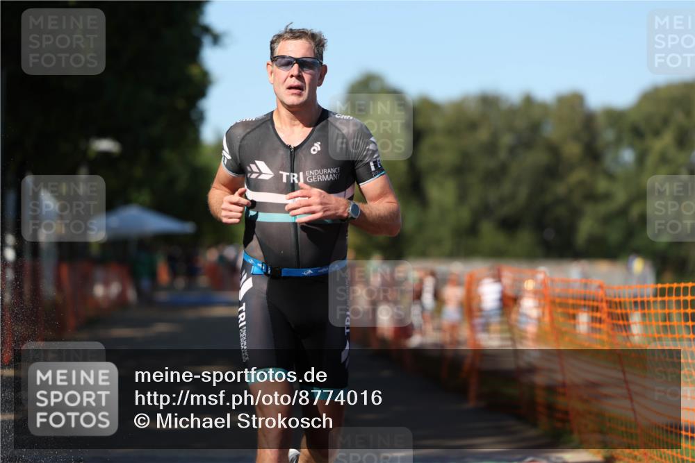 07.09.2025 - 19. Norderstedt Triathlon Michael Strokosch http://msf.ph/oto/8774016 07.09.2025 15:41:40 Laufen 474, 1414, 1484 meine-sportfotos.de