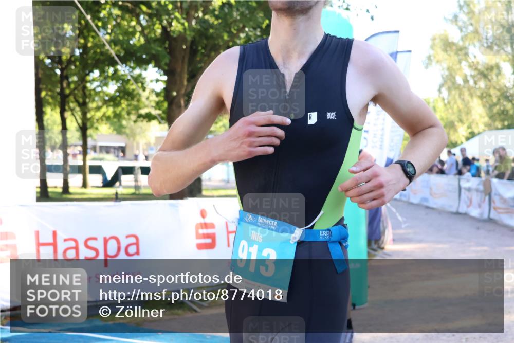 07.09.2025 - 19. Norderstedt Triathlon Zöllner http://msf.ph/oto/8774018 07.09.2025 16:55:09 Ziel 913, 1494 meine-sportfotos.de