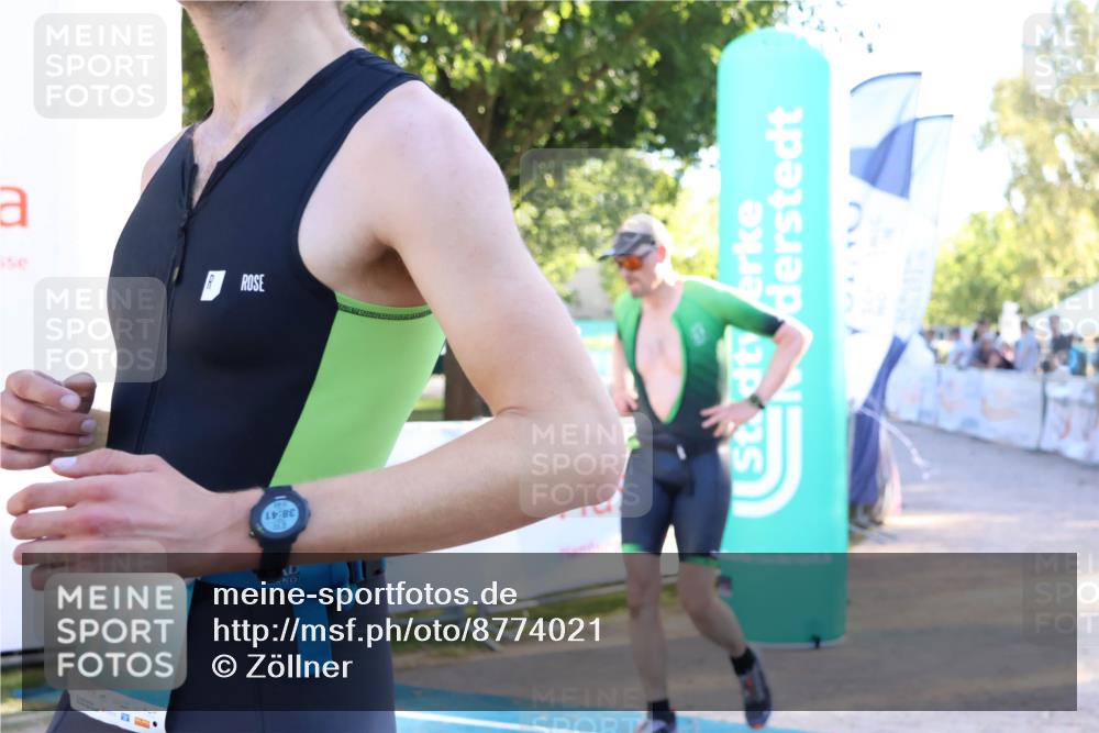 07.09.2025 - 19. Norderstedt Triathlon Zöllner http://msf.ph/oto/8774021 07.09.2025 16:55:10 Ziel 913, 1494 meine-sportfotos.de