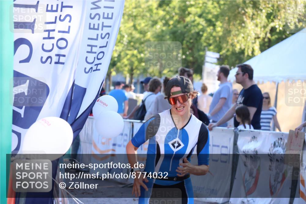 07.09.2025 - 19. Norderstedt Triathlon Zöllner http://msf.ph/oto/8774032 07.09.2025 16:55:31 Ziel 1057 meine-sportfotos.de