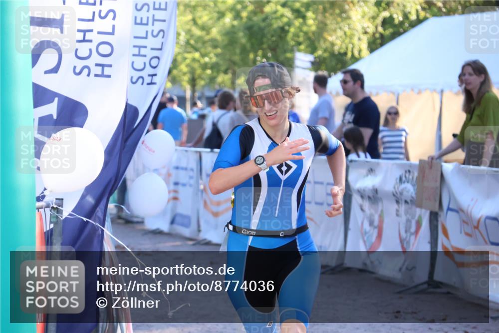 07.09.2025 - 19. Norderstedt Triathlon Zöllner http://msf.ph/oto/8774036 07.09.2025 16:55:31 Ziel 1057 meine-sportfotos.de