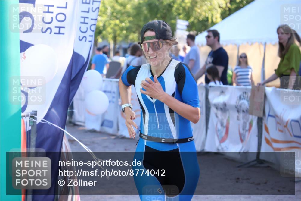 07.09.2025 - 19. Norderstedt Triathlon Zöllner http://msf.ph/oto/8774042 07.09.2025 16:55:32 Ziel 1057 meine-sportfotos.de