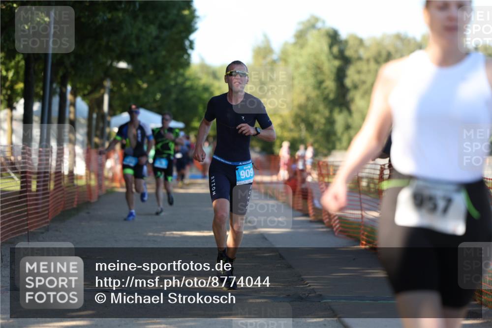 07.09.2025 - 19. Norderstedt Triathlon Michael Strokosch http://msf.ph/oto/8774044 07.09.2025 16:38:58 Laufen 416, 909, 915, 957 meine-sportfotos.de