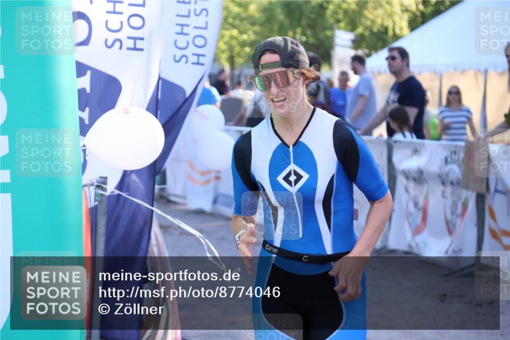 07.09.2025 - 19. Norderstedt Triathlon Zöllner http://msf.ph/oto/8774046 07.09.2025 16:55:32 Ziel 1057 meine-sportfotos.de