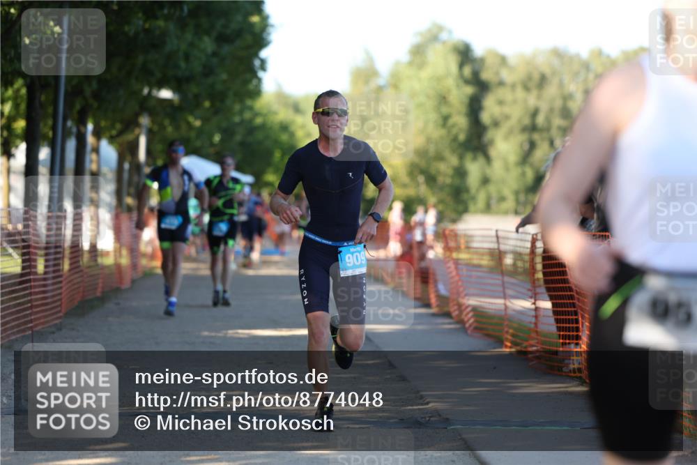 07.09.2025 - 19. Norderstedt Triathlon Michael Strokosch http://msf.ph/oto/8774048 07.09.2025 16:38:58 Laufen 416, 909, 915, 957 meine-sportfotos.de