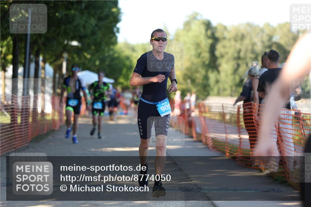 07.09.2025 - 19. Norderstedt Triathlon Michael Strokosch http://msf.ph/oto/8774050 07.09.2025 16:38:59 Laufen 416, 909, 915, 957 meine-sportfotos.de
