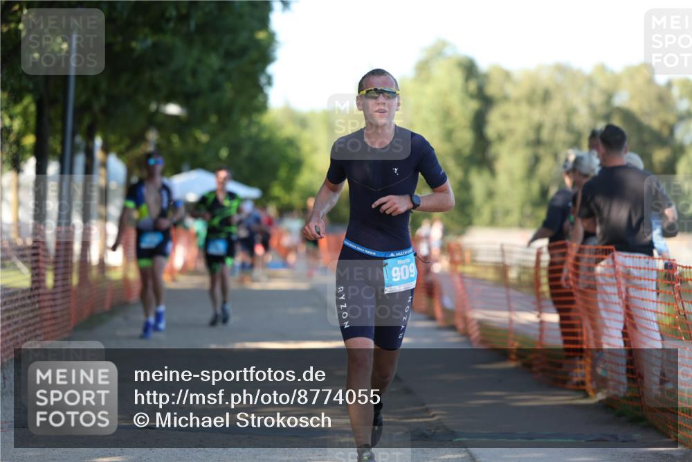 07.09.2025 - 19. Norderstedt Triathlon Michael Strokosch http://msf.ph/oto/8774055 07.09.2025 16:38:59 Laufen 416, 909, 915, 957 meine-sportfotos.de