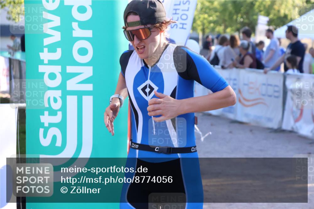 07.09.2025 - 19. Norderstedt Triathlon Zöllner http://msf.ph/oto/8774056 07.09.2025 16:55:33 Ziel 1057 meine-sportfotos.de