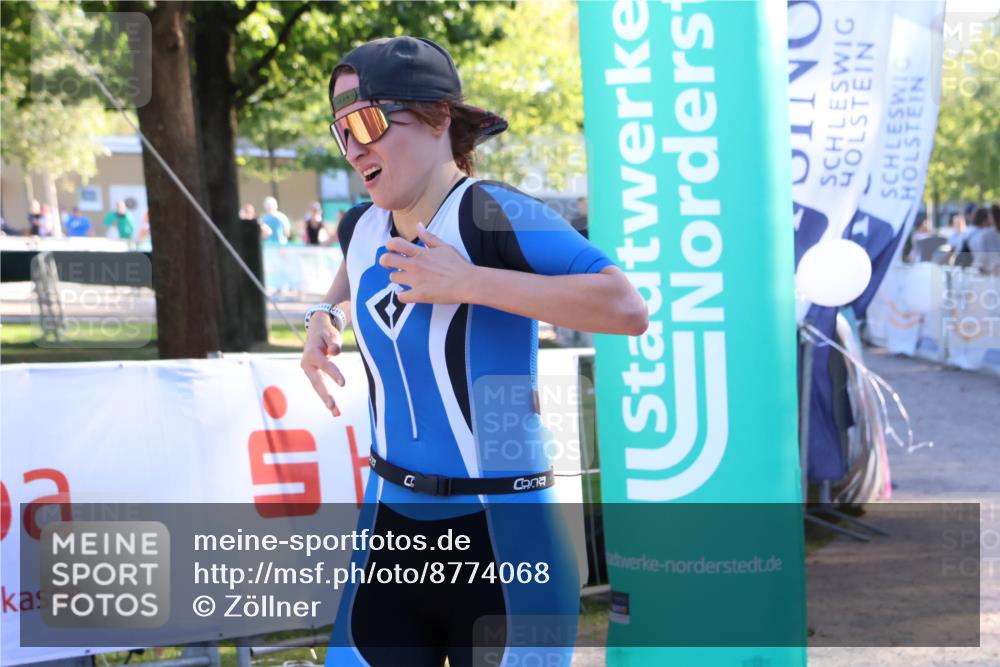 07.09.2025 - 19. Norderstedt Triathlon Zöllner http://msf.ph/oto/8774068 07.09.2025 16:55:33 Ziel 1057 meine-sportfotos.de