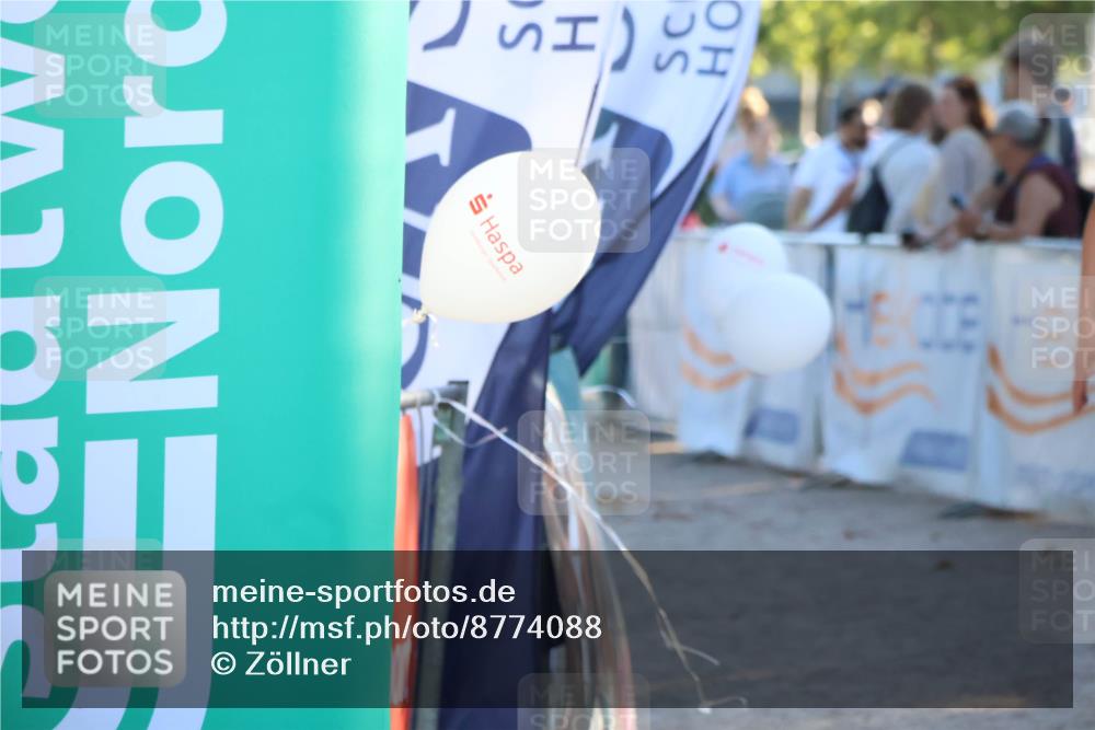 07.09.2025 - 19. Norderstedt Triathlon Zöllner http://msf.ph/oto/8774088 07.09.2025 16:55:39 Ziel 1057, 1102 meine-sportfotos.de