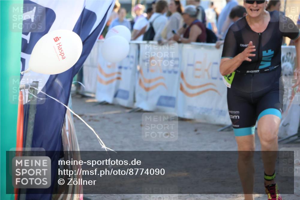 07.09.2025 - 19. Norderstedt Triathlon Zöllner http://msf.ph/oto/8774090 07.09.2025 16:55:39 Ziel 1057, 1102 meine-sportfotos.de