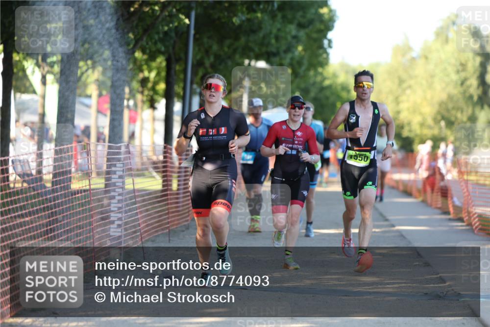 07.09.2025 - 19. Norderstedt Triathlon Michael Strokosch http://msf.ph/oto/8774093 07.09.2025 16:39:09 Laufen 916, 944, 1060, 1067, 1073, 1105, 1550 meine-sportfotos.de