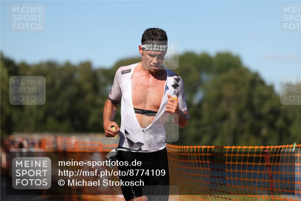 07.09.2025 - 19. Norderstedt Triathlon Michael Strokosch http://msf.ph/oto/8774109 07.09.2025 15:41:50 Laufen 1414, 1501 meine-sportfotos.de