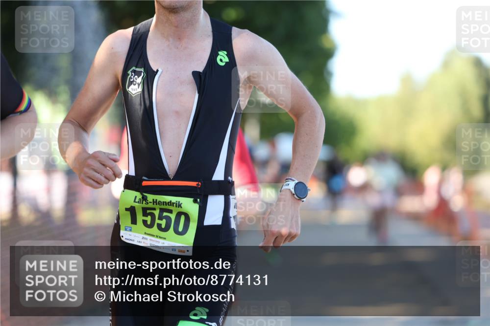 07.09.2025 - 19. Norderstedt Triathlon Michael Strokosch http://msf.ph/oto/8774131 07.09.2025 16:39:11 Laufen 916, 944, 1060, 1067, 1073, 1105, 1550 meine-sportfotos.de