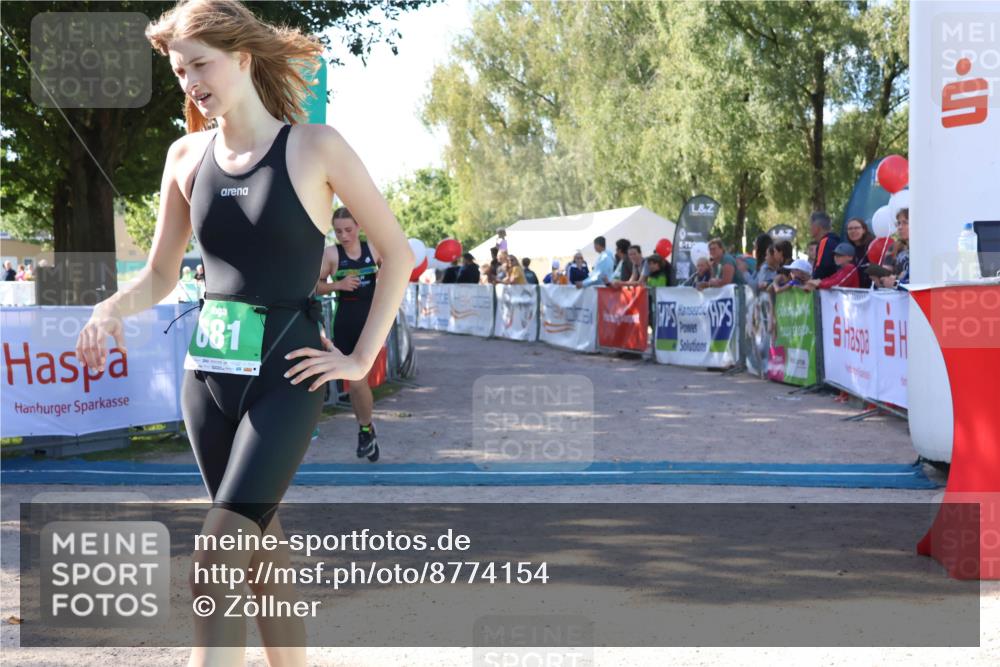 07.09.2025 - 19. Norderstedt Triathlon Zöllner http://msf.ph/oto/8774154 07.09.2025 11:00:23 Ziel 681, 683, 691 meine-sportfotos.de