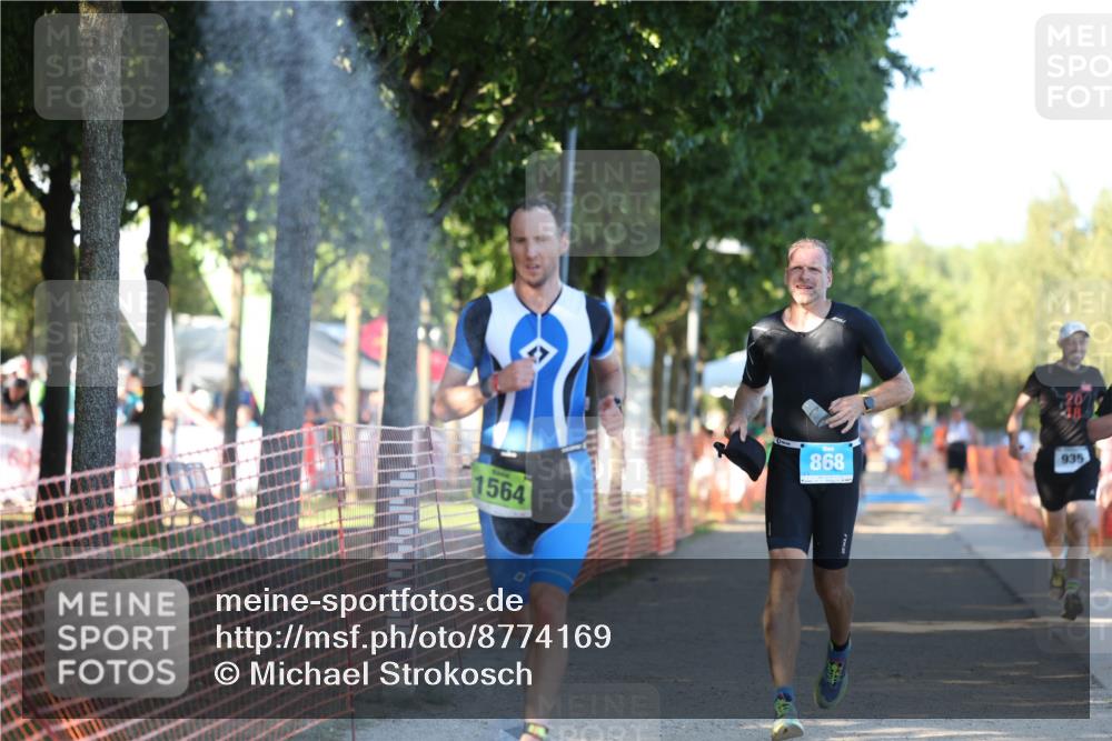 07.09.2025 - 19. Norderstedt Triathlon Michael Strokosch http://msf.ph/oto/8774169 07.09.2025 16:39:20 Laufen 868, 935, 944, 1083, 1564 meine-sportfotos.de