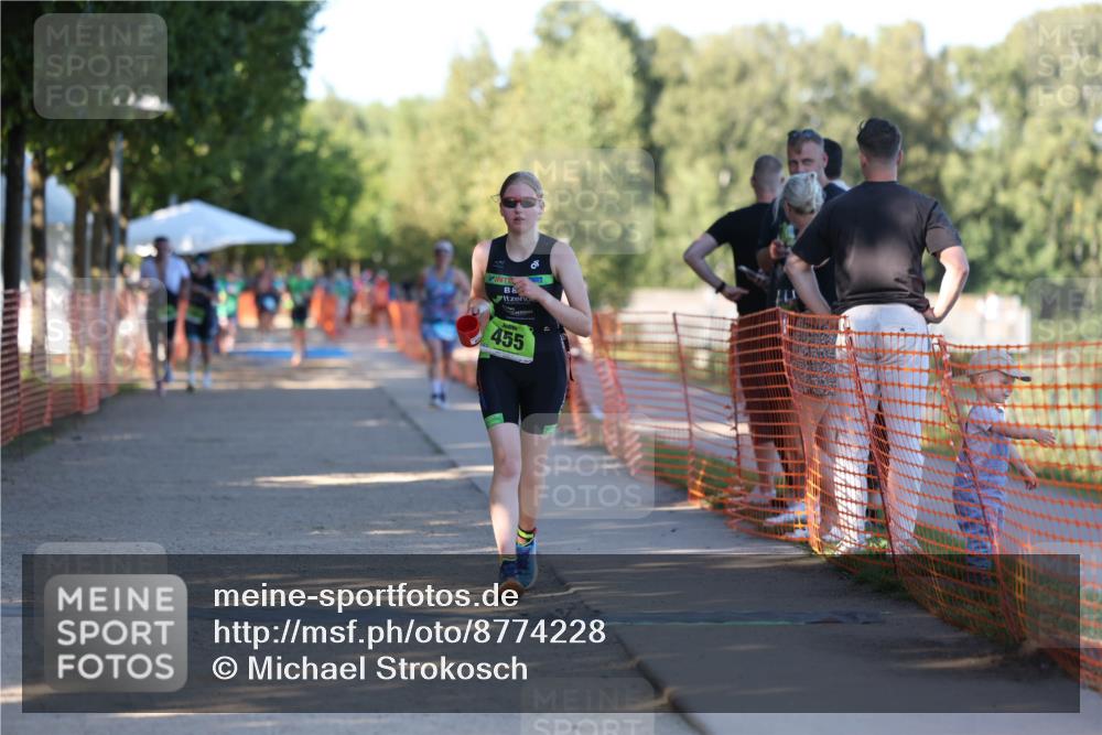 07.09.2025 - 19. Norderstedt Triathlon Michael Strokosch http://msf.ph/oto/8774228 07.09.2025 16:39:39 Laufen 455, 1104, 1604 meine-sportfotos.de