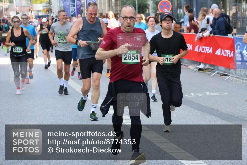 07.09.2025 - BARMER Alsterlauf Strokosch-Dieckow http://msf.ph/oto/8774353 07.09.2025 10:08:53 Ziel 2489, 2793, 3007, 3254, 3318, 3340, 3341, 3342, 3603, 3674, 3795, 3825, 4311, 4377, 4421, 4567, 4568, 4863, 4952, 5188, 5255, 5263, 5883, 6081, 6083, 6184, 6196, 6260, 8289, 8365 meine-sportfotos.de