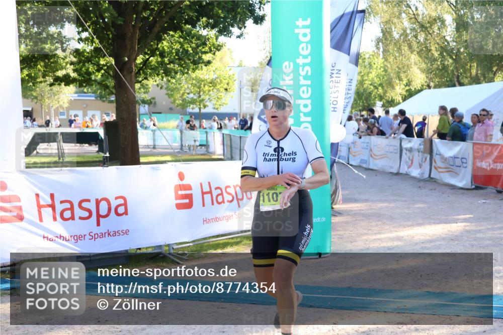 07.09.2025 - 19. Norderstedt Triathlon Zöllner http://msf.ph/oto/8774354 07.09.2025 16:56:53 Ziel 1107 meine-sportfotos.de