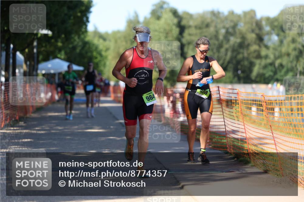 07.09.2025 - 19. Norderstedt Triathlon Michael Strokosch http://msf.ph/oto/8774357 07.09.2025 15:42:24 Laufen 458, 1453, 1489 meine-sportfotos.de