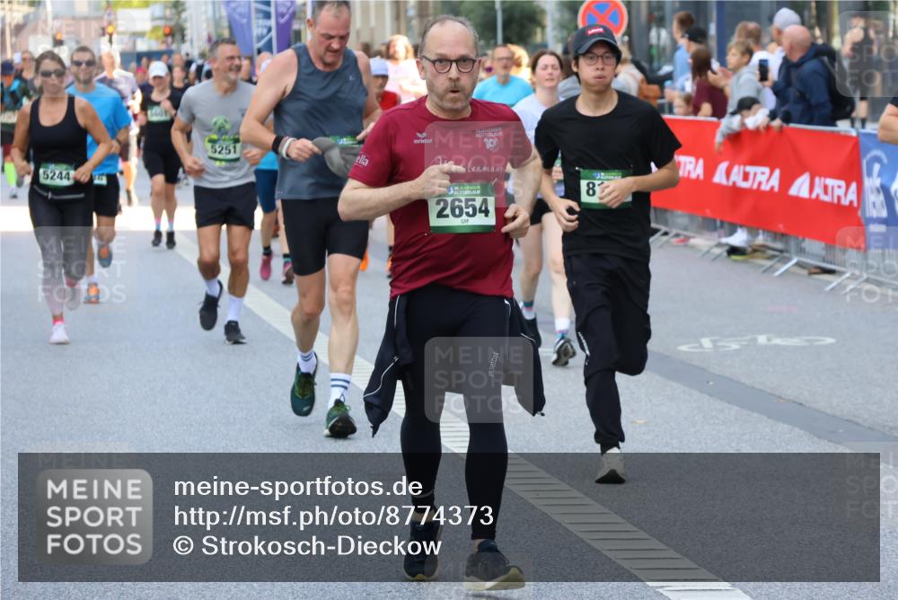 07.09.2025 - BARMER Alsterlauf Strokosch-Dieckow http://msf.ph/oto/8774373 07.09.2025 10:08:53 Ziel 2489, 2793, 3007, 3254, 3318, 3340, 3341, 3342, 3603, 3674, 3795, 3825, 4311, 4377, 4421, 4567, 4568, 4863, 4952, 5188, 5255, 5263, 5883, 6081, 6083, 6184, 6196, 6260, 8289, 8365 meine-sportfotos.de
