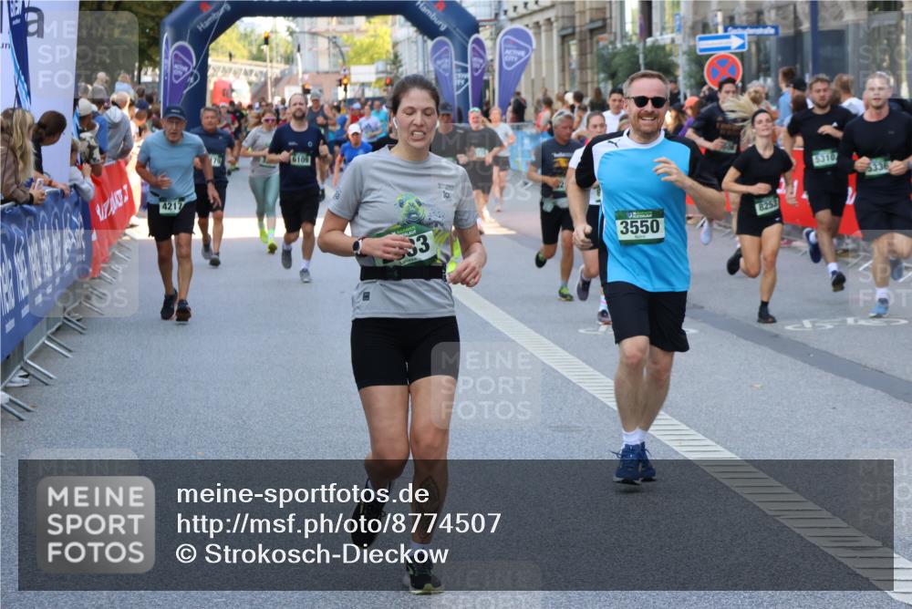 07.09.2025 - BARMER Alsterlauf Strokosch-Dieckow http://msf.ph/oto/8774507 07.09.2025 10:08:38 Ziel 2367, 2489, 3130, 3201, 3202, 3203, 3224, 3475, 3637, 3784, 3795, 3883, 3900, 4057, 4084, 4348, 4458, 4567, 4568, 4803, 4952, 5089, 5255, 5262, 5307, 5369, 5600, 5601, 5663, 5883, 6033, 6046, 6081, 6083, 6090, 6092, 6196, 6260, 8109, 8130 meine-sportfotos.de