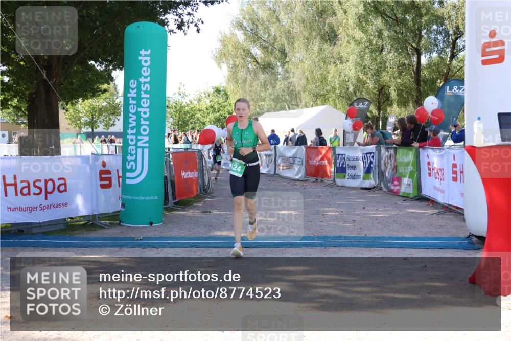 07.09.2025 - 19. Norderstedt Triathlon Zöllner http://msf.ph/oto/8774523 07.09.2025 11:03:03 Ziel 56, 66, 124 meine-sportfotos.de