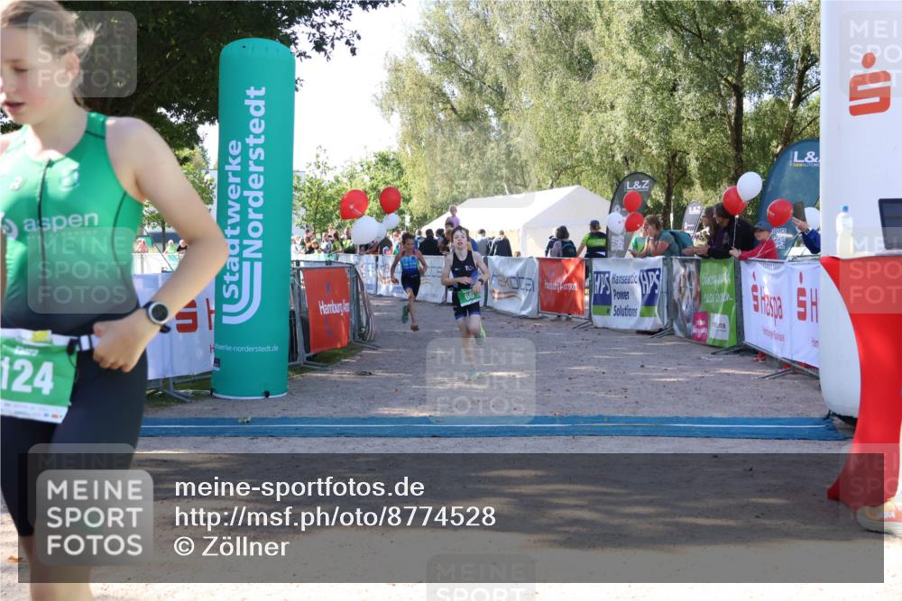 07.09.2025 - 19. Norderstedt Triathlon Zöllner http://msf.ph/oto/8774528 07.09.2025 11:03:06 Ziel 56, 66, 124 meine-sportfotos.de