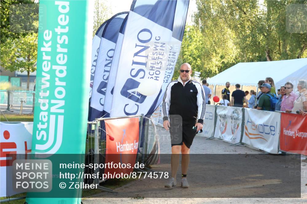 07.09.2025 - 19. Norderstedt Triathlon Zöllner http://msf.ph/oto/8774578 07.09.2025 16:57:55 Ziel 1415, 1516 meine-sportfotos.de