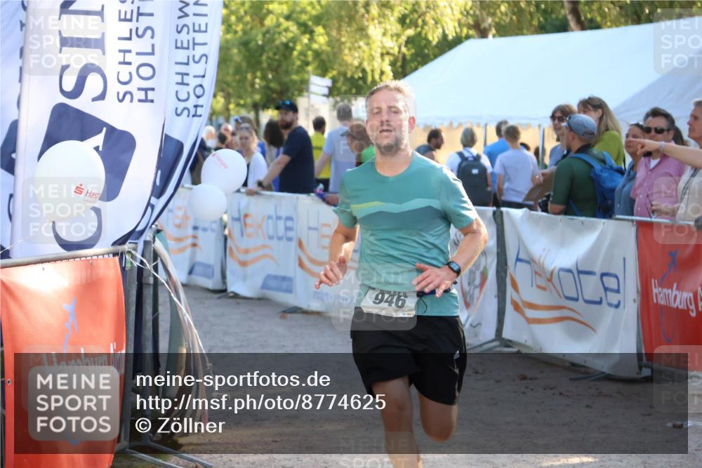 07.09.2025 - 19. Norderstedt Triathlon Zöllner http://msf.ph/oto/8774625 07.09.2025 16:58:06 Ziel 946 meine-sportfotos.de