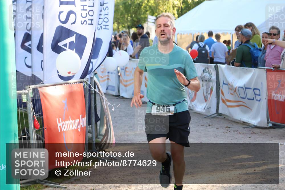07.09.2025 - 19. Norderstedt Triathlon Zöllner http://msf.ph/oto/8774629 07.09.2025 16:58:06 Ziel 946 meine-sportfotos.de
