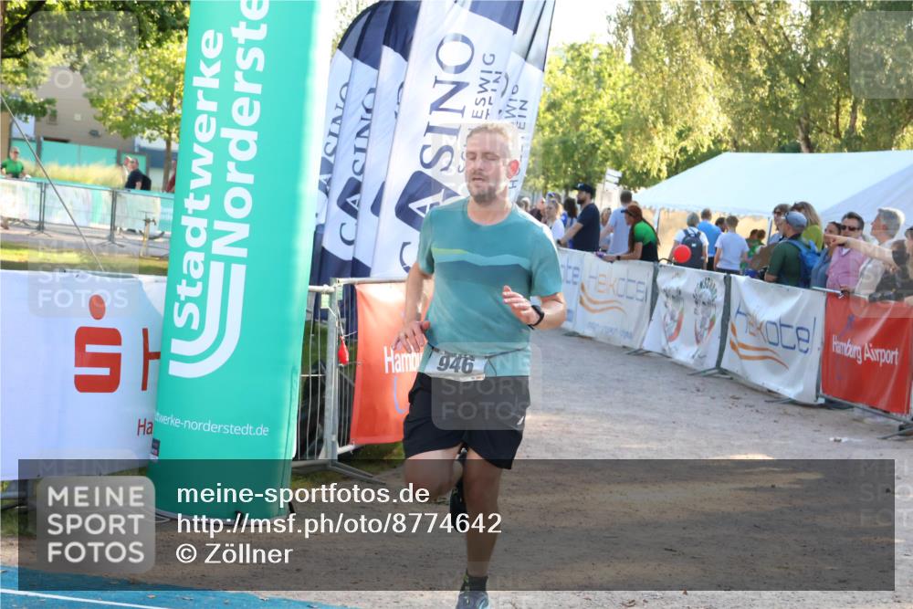 07.09.2025 - 19. Norderstedt Triathlon Zöllner http://msf.ph/oto/8774642 07.09.2025 16:58:07 Ziel 946 meine-sportfotos.de