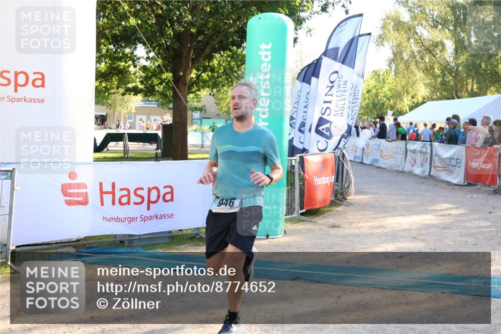 07.09.2025 - 19. Norderstedt Triathlon Zöllner http://msf.ph/oto/8774652 07.09.2025 16:58:07 Ziel 946 meine-sportfotos.de