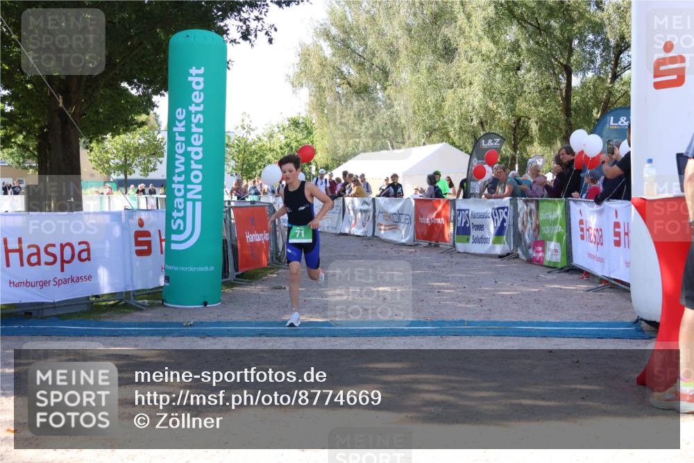 07.09.2025 - 19. Norderstedt Triathlon Zöllner http://msf.ph/oto/8774669 07.09.2025 11:04:18 Ziel 71, 92 meine-sportfotos.de