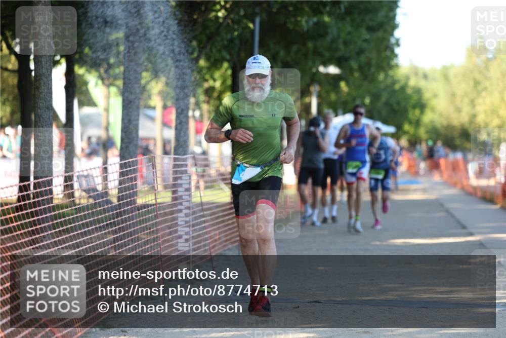 07.09.2025 - 19. Norderstedt Triathlon Michael Strokosch http://msf.ph/oto/8774713 07.09.2025 16:41:22 Laufen 421, 1584, 1595 meine-sportfotos.de