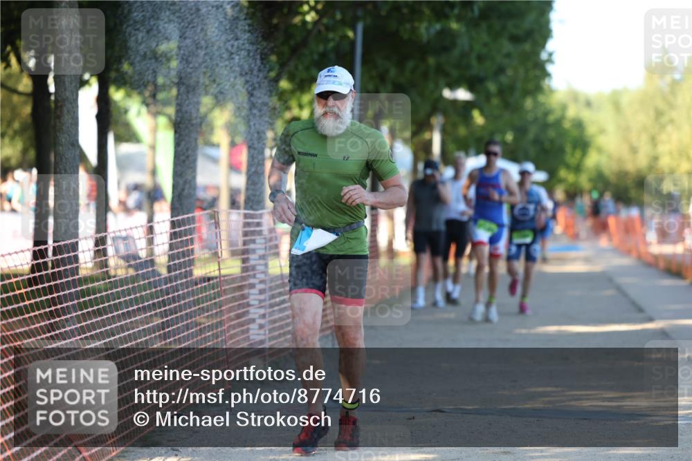 07.09.2025 - 19. Norderstedt Triathlon Michael Strokosch http://msf.ph/oto/8774716 07.09.2025 16:41:22 Laufen 421, 1584, 1595 meine-sportfotos.de
