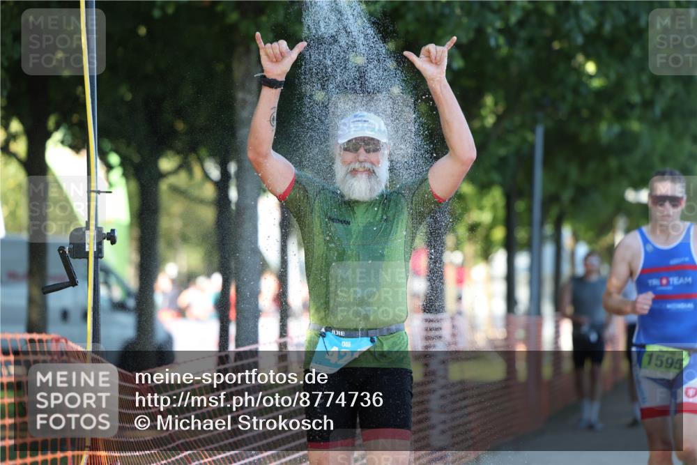 07.09.2025 - 19. Norderstedt Triathlon Michael Strokosch http://msf.ph/oto/8774736 07.09.2025 16:41:26 Laufen 421, 1584, 1595 meine-sportfotos.de