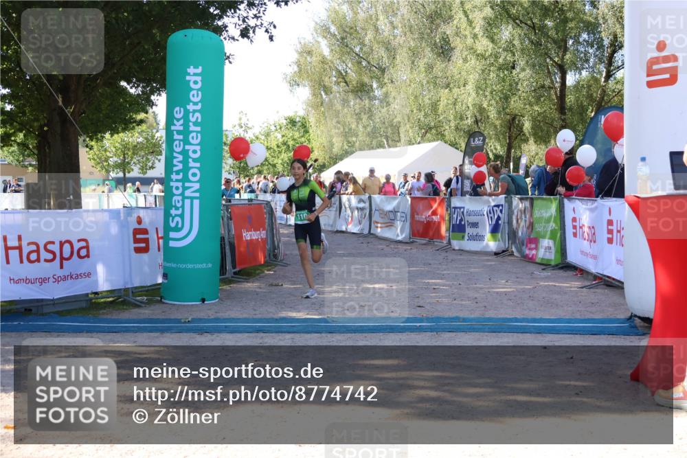 07.09.2025 - 19. Norderstedt Triathlon Zöllner http://msf.ph/oto/8774742 07.09.2025 11:04:58 Ziel 110, 650 meine-sportfotos.de