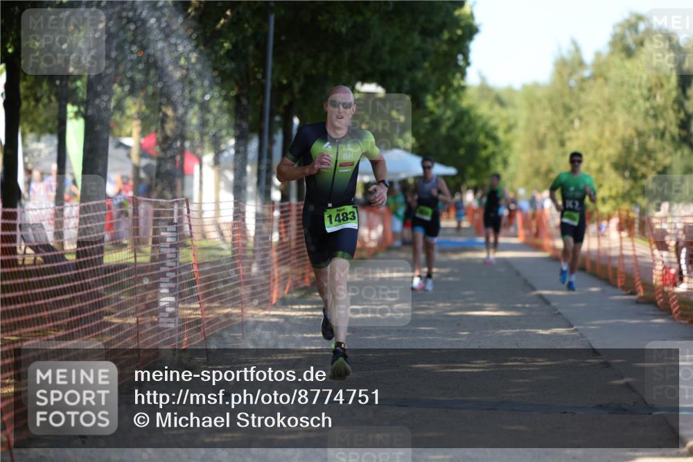 07.09.2025 - 19. Norderstedt Triathlon Michael Strokosch http://msf.ph/oto/8774751 07.09.2025 15:43:26 Laufen 450, 1483, 1488 meine-sportfotos.de