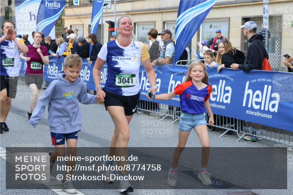 07.09.2025 - BARMER Alsterlauf Strokosch-Dieckow http://msf.ph/oto/8774758 07.09.2025 10:08:27 Ziel 2367, 2479, 2480, 2591, 2648, 2654, 2657, 3130, 3202, 3203, 3224, 3637, 3784, 3883, 3900, 4057, 4084, 4332, 4778, 5089, 5244, 5251, 5272, 5369, 5536, 5600, 5601, 5651, 5746, 6033, 6046, 6090, 6092, 8187, 8237 meine-sportfotos.de