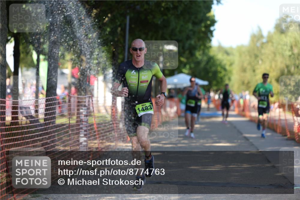 07.09.2025 - 19. Norderstedt Triathlon Michael Strokosch http://msf.ph/oto/8774763 07.09.2025 15:43:26 Laufen 450, 1483, 1488 meine-sportfotos.de