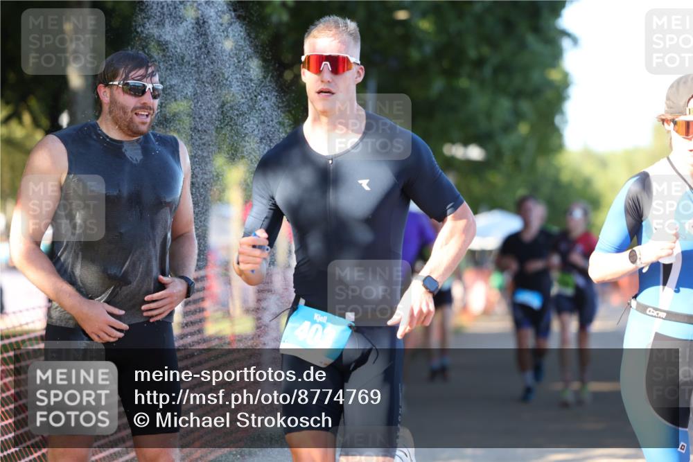 07.09.2025 - 19. Norderstedt Triathlon Michael Strokosch http://msf.ph/oto/8774769 07.09.2025 16:41:46 Laufen 401, 885, 939, 1057, 1100, 1545 meine-sportfotos.de