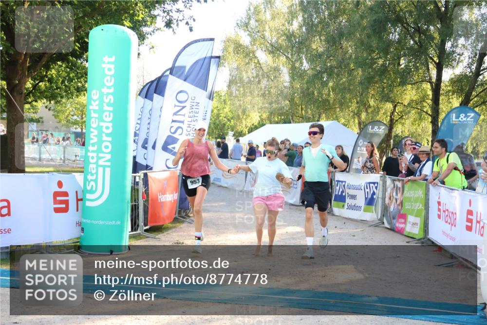 07.09.2025 - 19. Norderstedt Triathlon Zöllner http://msf.ph/oto/8774778 07.09.2025 16:58:41 Ziel 953, 956, 1091 meine-sportfotos.de