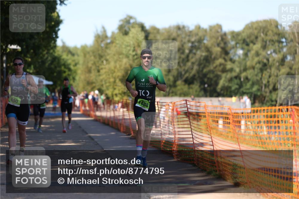 07.09.2025 - 19. Norderstedt Triathlon Michael Strokosch http://msf.ph/oto/8774795 07.09.2025 15:43:30 Laufen 417, 450, 1483, 1488 meine-sportfotos.de