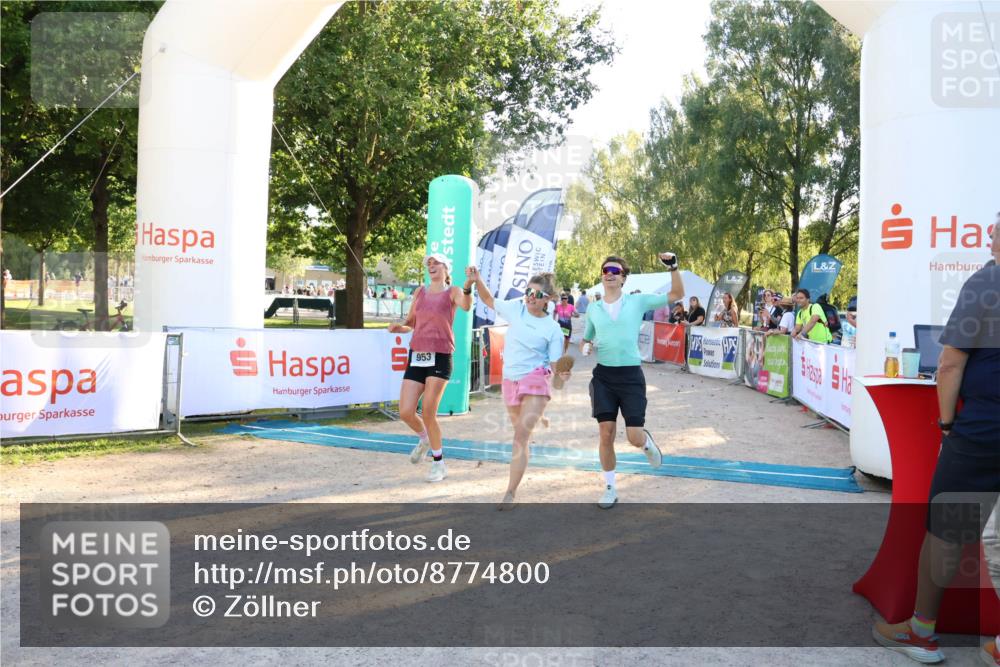 07.09.2025 - 19. Norderstedt Triathlon Zöllner http://msf.ph/oto/8774800 07.09.2025 16:58:41 Ziel 953, 956, 1091 meine-sportfotos.de