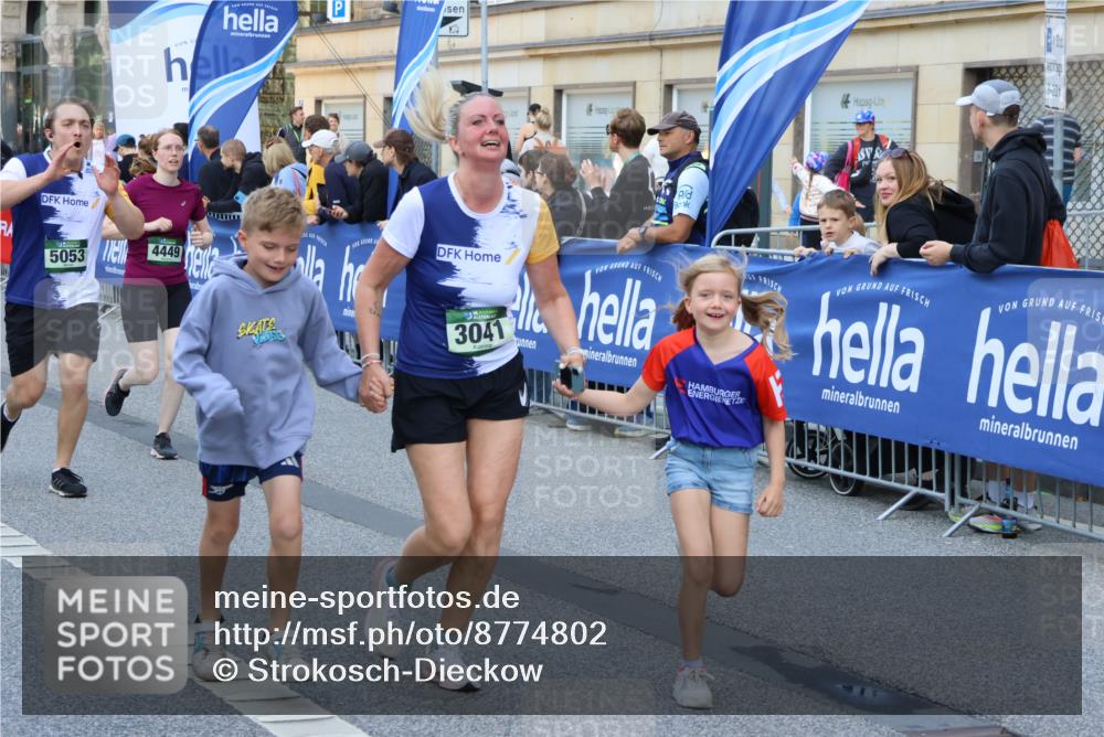 07.09.2025 - BARMER Alsterlauf Strokosch-Dieckow http://msf.ph/oto/8774802 07.09.2025 10:08:27 Ziel 2367, 2479, 2480, 2591, 2648, 2654, 2657, 3130, 3202, 3203, 3224, 3637, 3784, 3883, 3900, 4057, 4084, 4332, 4778, 5089, 5244, 5251, 5272, 5369, 5536, 5600, 5601, 5651, 5746, 6033, 6046, 6090, 6092, 8187, 8237 meine-sportfotos.de
