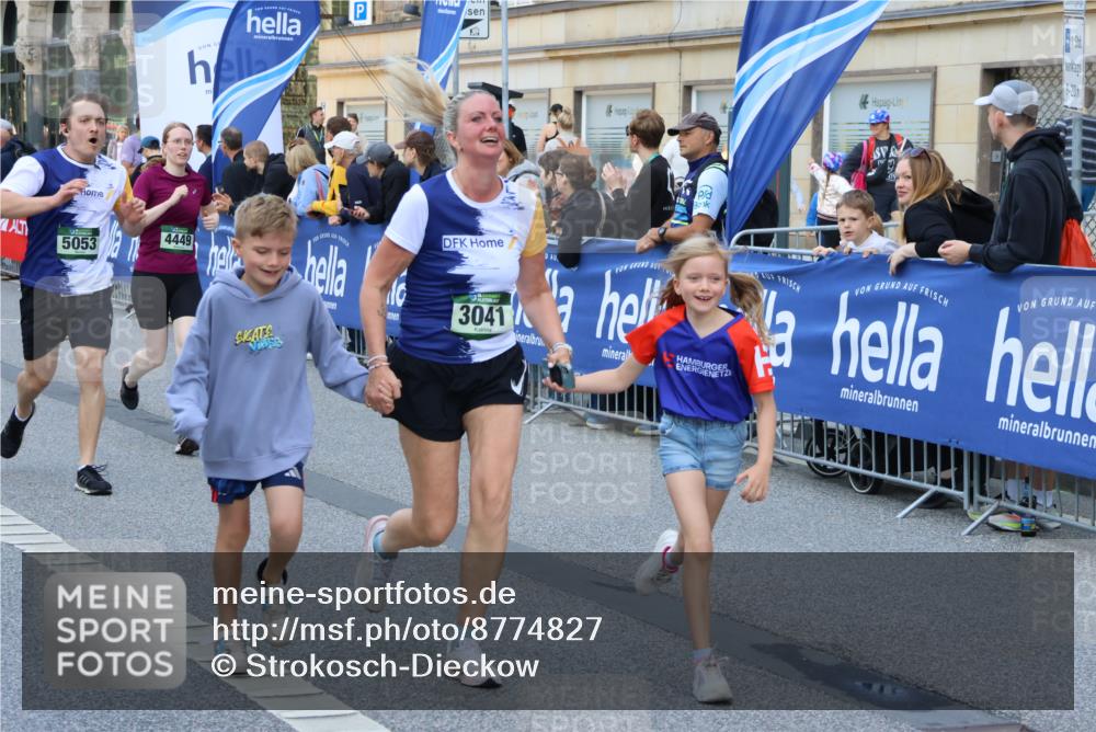 07.09.2025 - BARMER Alsterlauf Strokosch-Dieckow http://msf.ph/oto/8774827 07.09.2025 10:08:27 Ziel 2367, 2479, 2480, 2591, 2648, 2654, 2657, 3130, 3202, 3203, 3224, 3637, 3784, 3883, 3900, 4057, 4084, 4332, 4778, 5089, 5244, 5251, 5272, 5369, 5536, 5600, 5601, 5651, 5746, 6033, 6046, 6090, 6092, 8187, 8237 meine-sportfotos.de