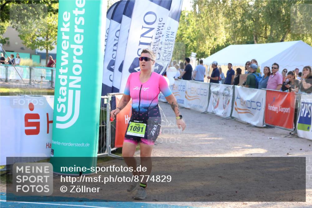 07.09.2025 - 19. Norderstedt Triathlon Zöllner http://msf.ph/oto/8774829 07.09.2025 16:58:46 Ziel 953, 1091 meine-sportfotos.de
